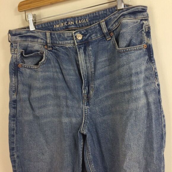 American Eagle Womens Strigid Ripped Knees Mom Denim Jeans Blue Size 14 Short - Picture 2 of 9